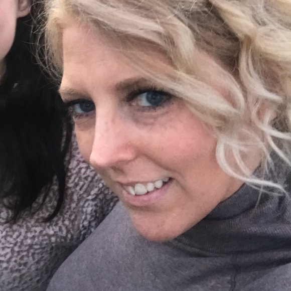 Meet your Posher, Amy - Picture 1 of 8